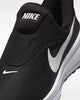 Nike Revolution 8 EasyOn Trainers