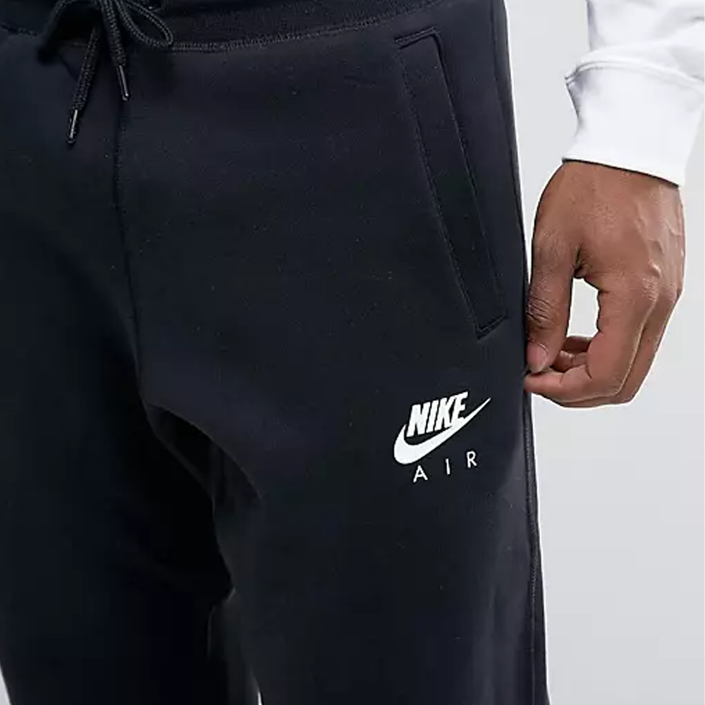 Nike air jogging bottoms deals