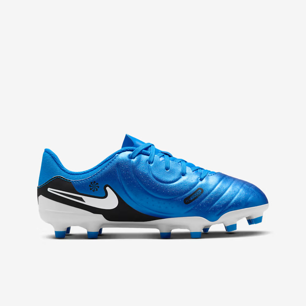 nike tiempo moulded football boots