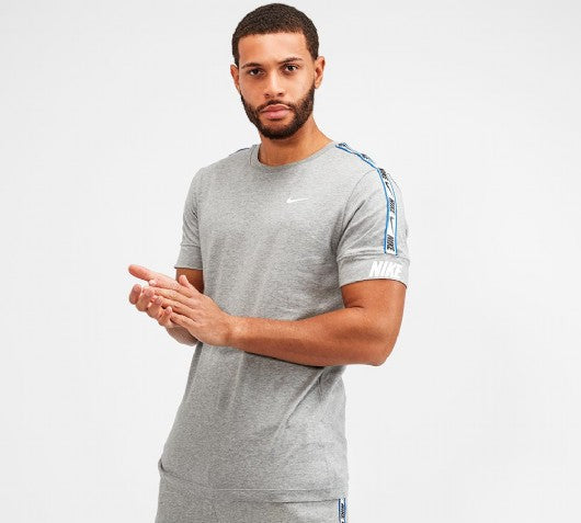 nike repeat t shirt mens