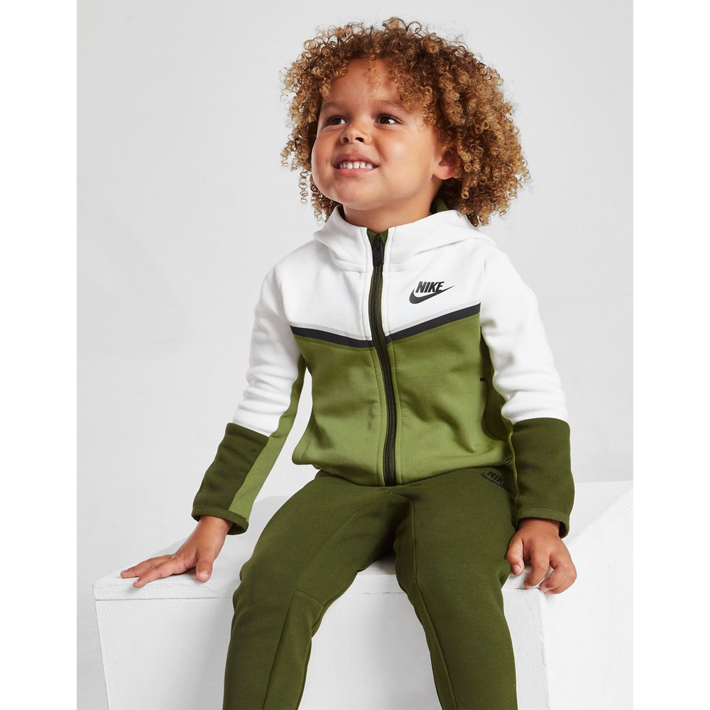 Nike tech colourblock hotsell